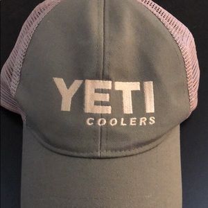 🚨LAST CHANCE 🚨YETI Trucker Style Hat